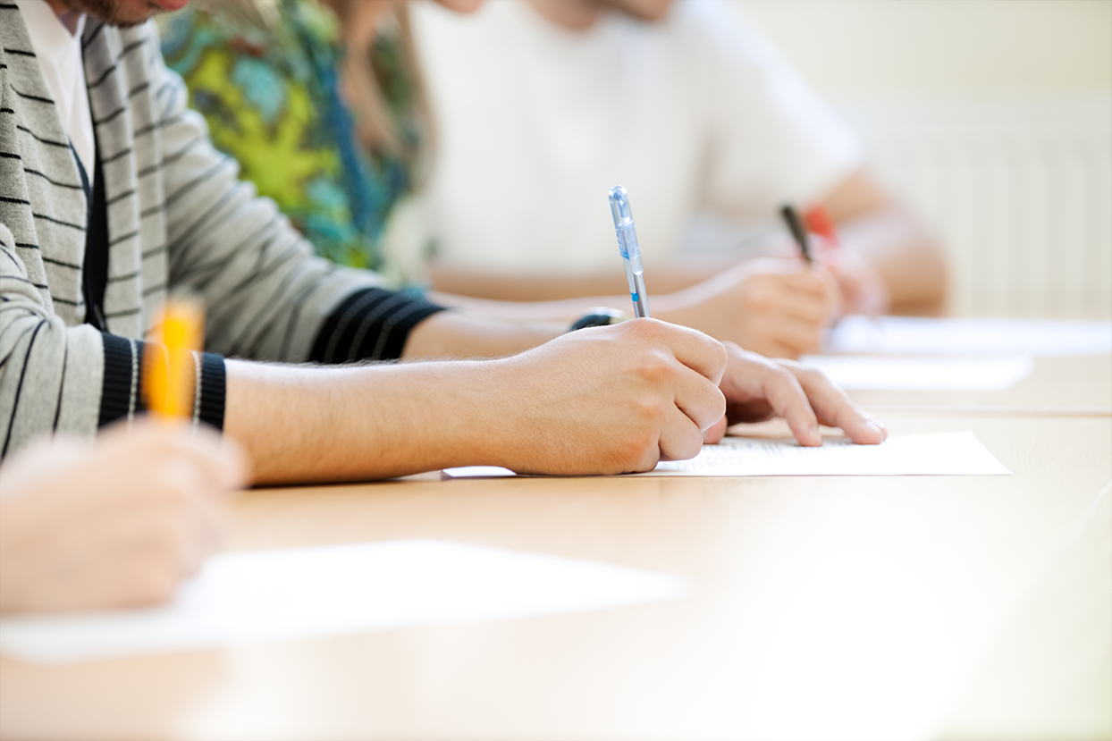 ¿Cómo invertir y aportar a la educación en Colombia?