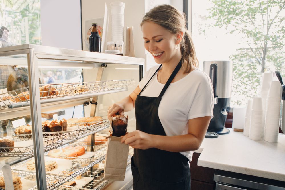¿Cuándo es buena idea contratar un nuevo empleado para su tienda?