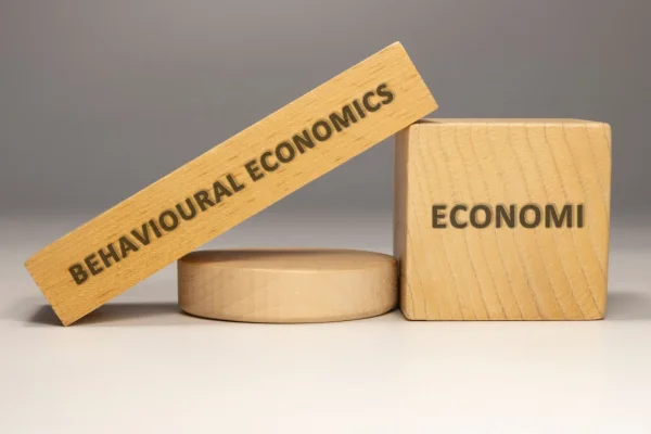 Economía conductual: los factores irracionales que impactan las inversiones