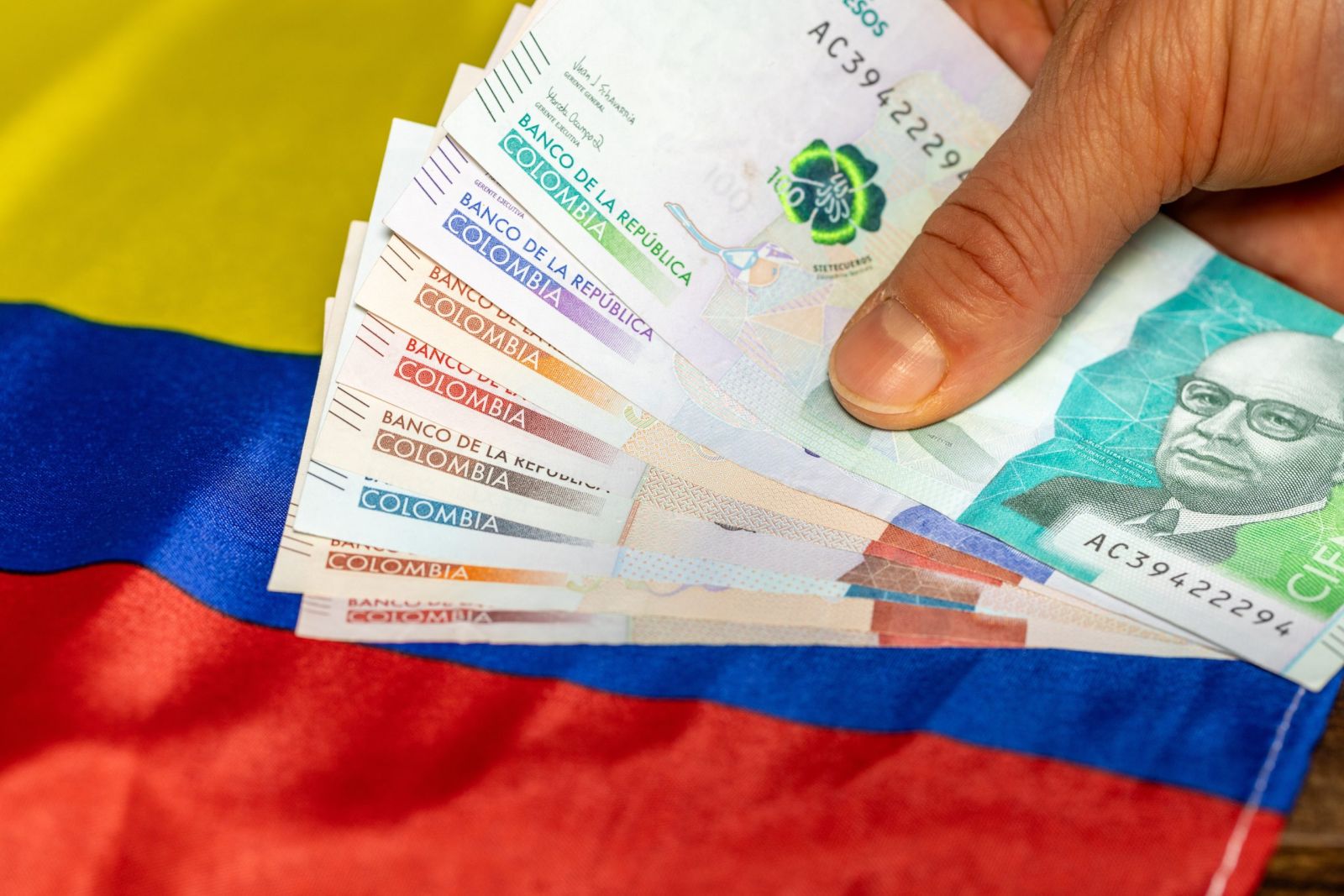 Impuestos que debe pagar en Colombia si recibe dividendos