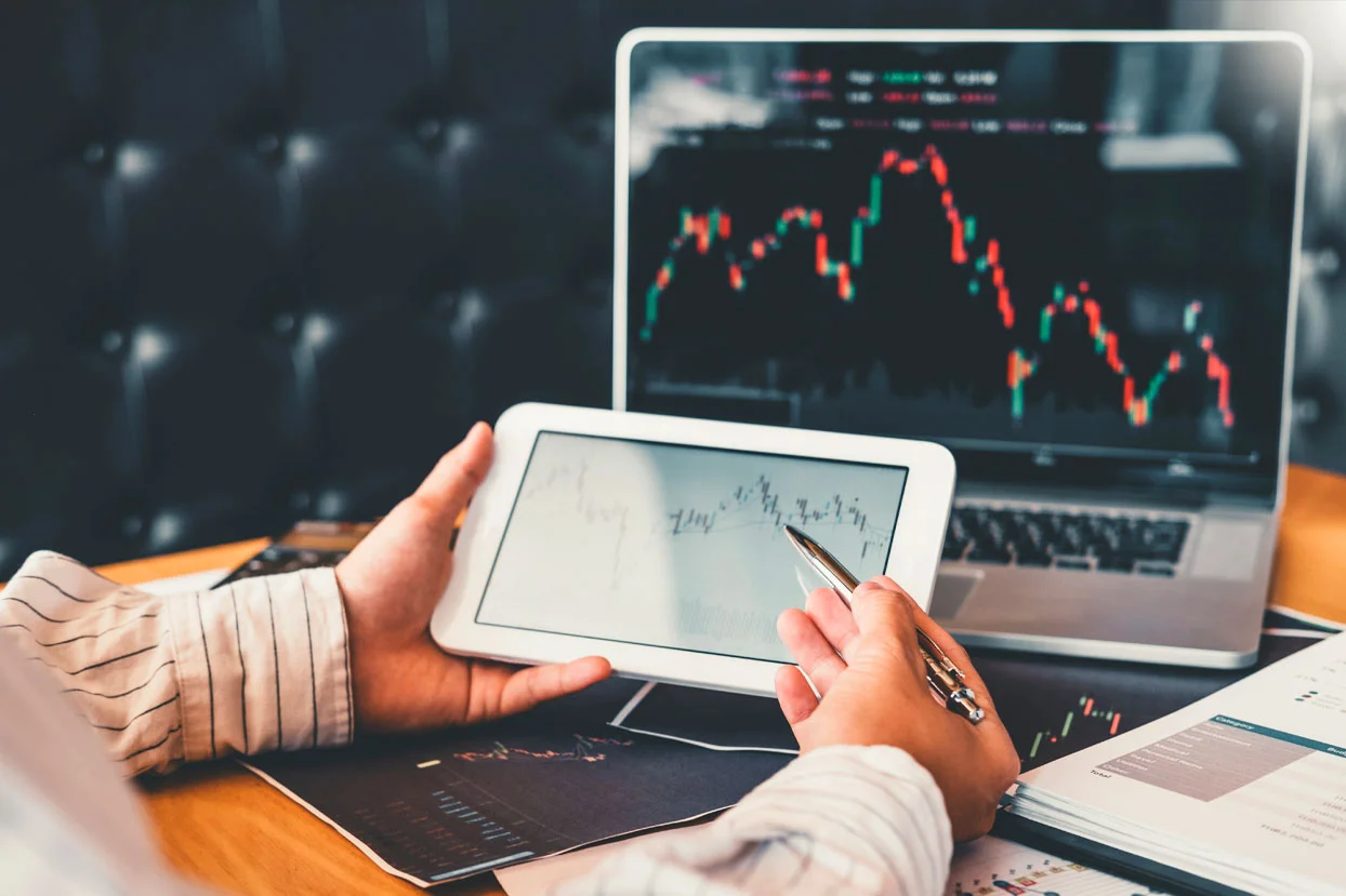 Social trading: una tendencia de inversión que está cautivando a los jóvenes